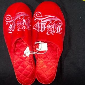 NWT… Red Old Navy Slippers